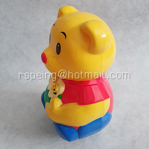 หมีถือโถน้ำผึ้งล้มลุก