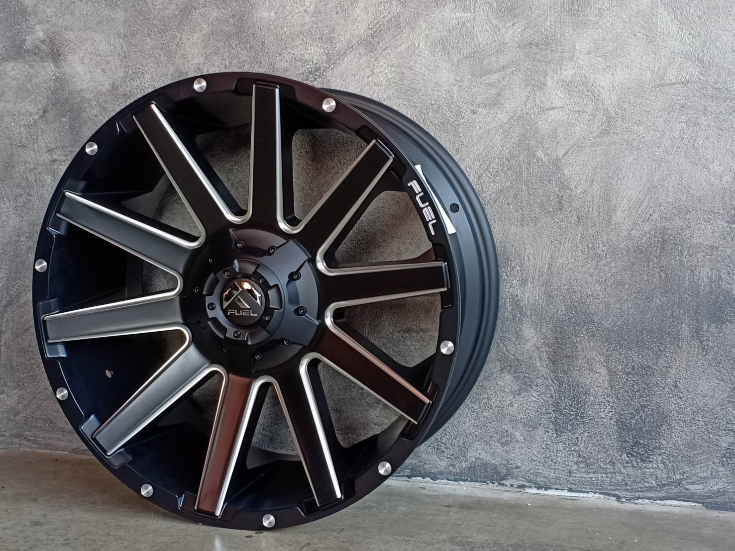 ล้อแท้ FUEL CONTRA ขอบ20 มาใหม่