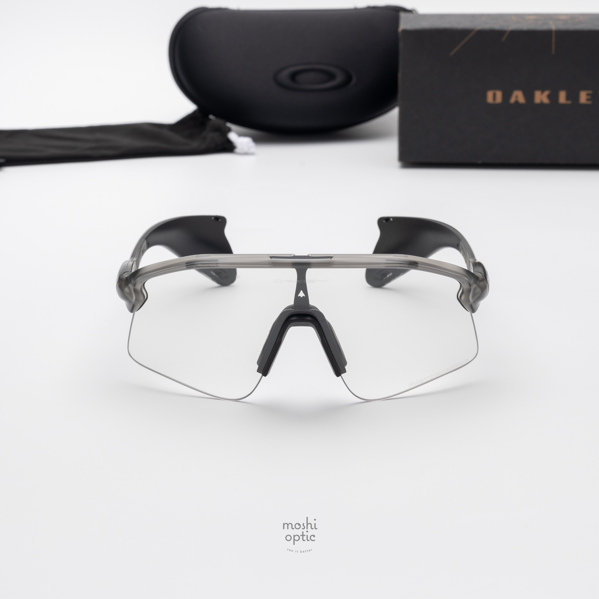 OAKLEY STUNT DEVIL S OO9518-08 Matte Grey Ink Clear to Black Iridium Photochromic