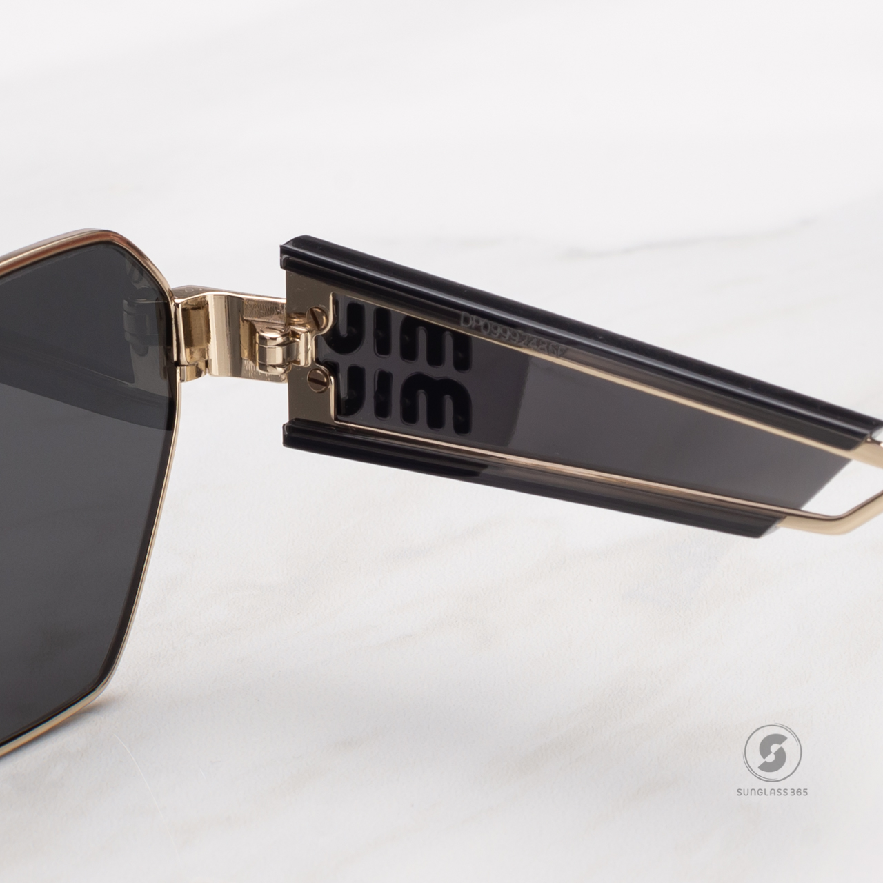 แว่นกันแดด Miu Miu MU53WSF ZVN5S0