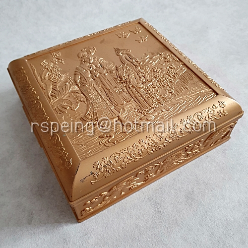 กล่องขนมไหว้พระจันทร์สีทอง (พลาสติก) ลายสาวจีนกับมังกร เชียงการีลา