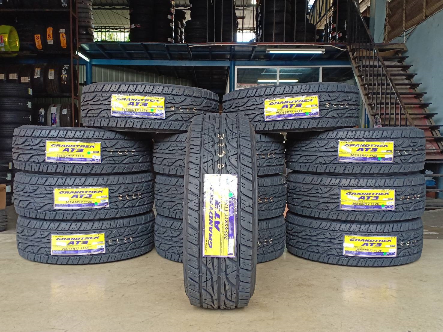 ยางเข้าใหม่ ลดราคา DUNLOP AT3 265/65R17 112S Y19