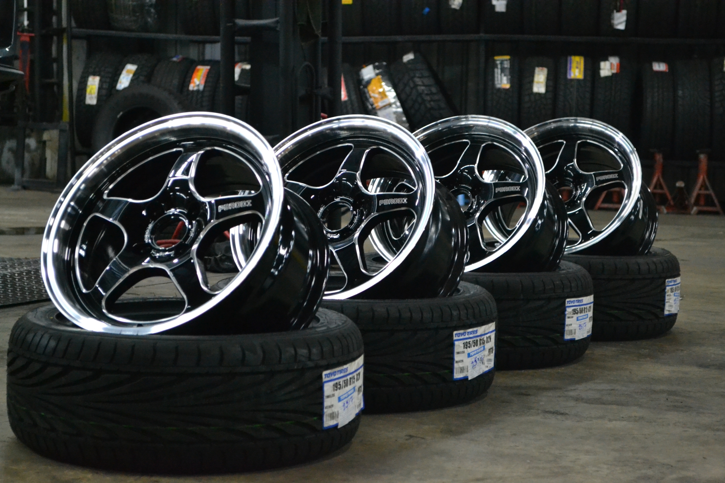 PARODI RS-02 ขอบ15 พร้อมยาง TOYO T1R ชุด 17980 ปกติ 29500