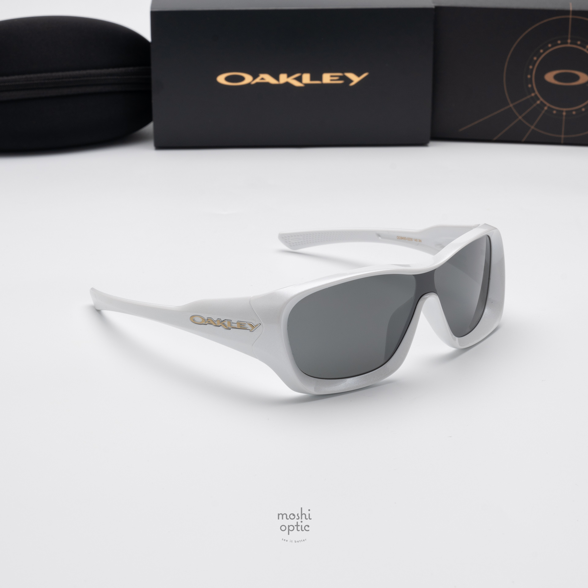Oakley De La Salle OO9493-02 Pearl White Prizm Black