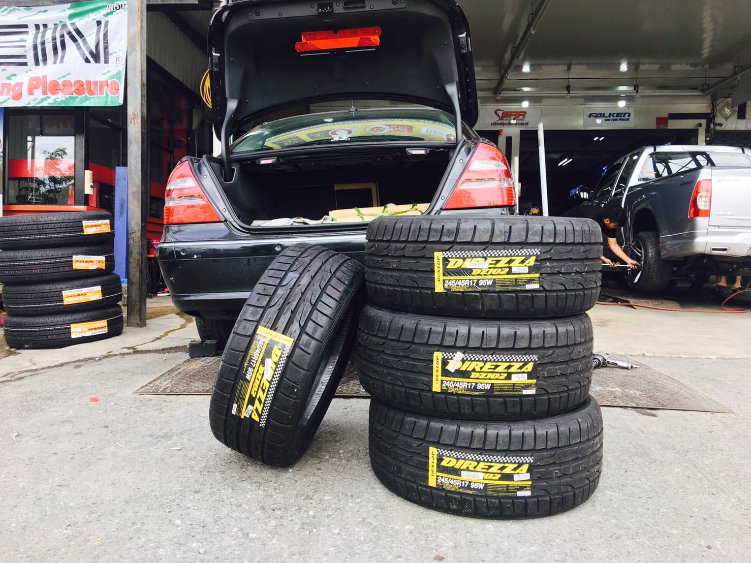 DUNLOP DZ102 245/45-17 เส้น 3500 บาท ปกติ 4500