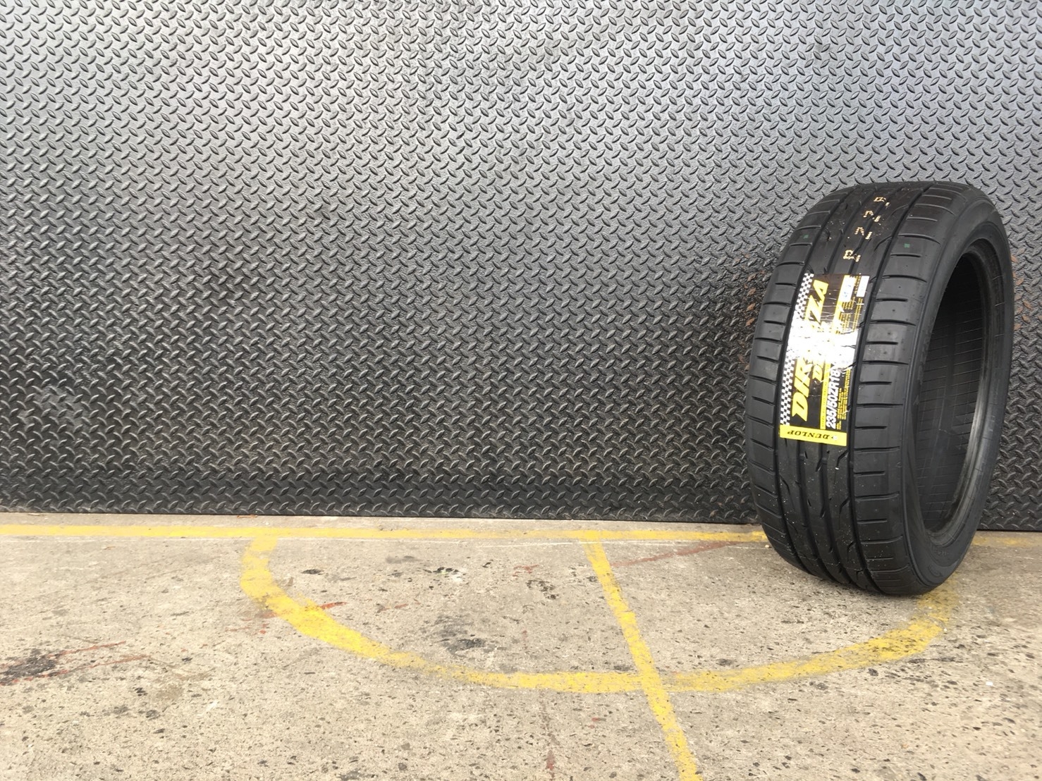 DUNLOP DZ102 235-50-18 ปี18