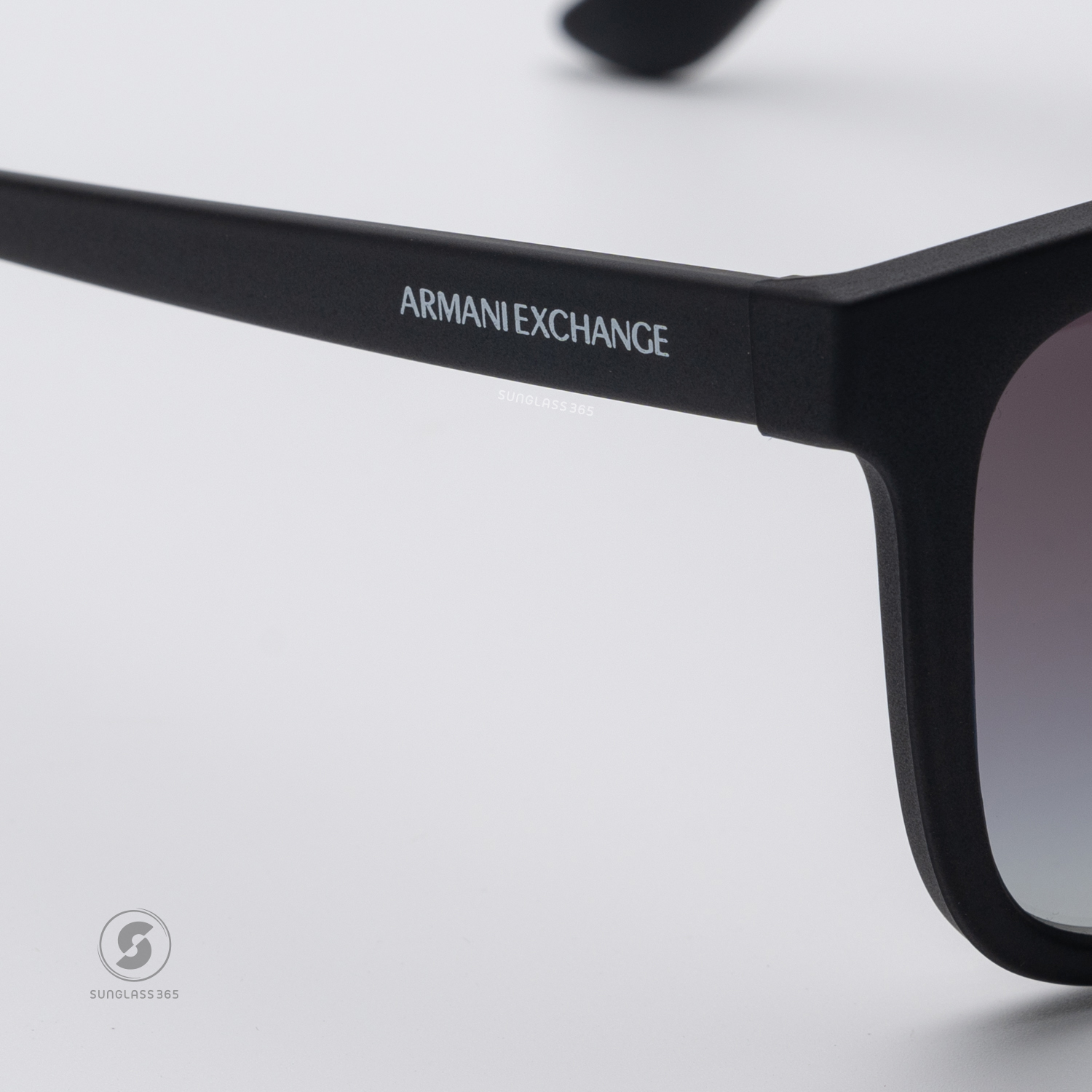 แว่นกันแดด Armani Exchange AX4112SU 80788G