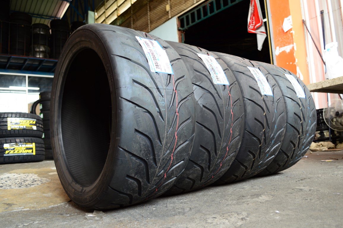 TOYO R888 315/30R20