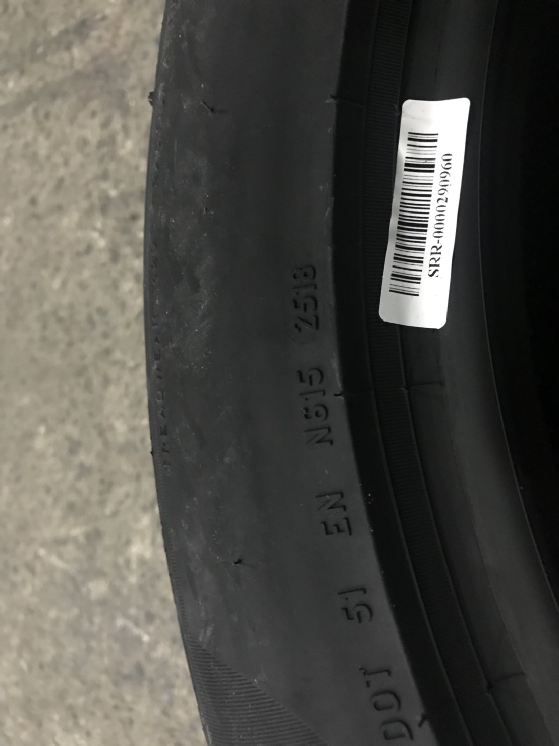 PIRELLI P1 225/55-17 เส้น 3250 ปกติ 5000 บาท