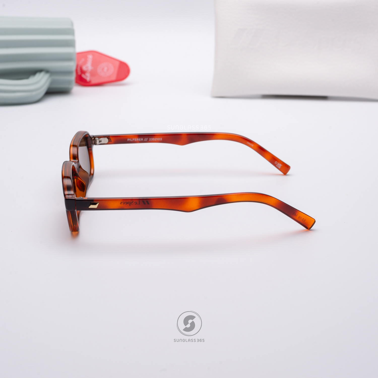 แว่นกันแดด Le Specs LSP2352103 PILFERER Toffee Tort