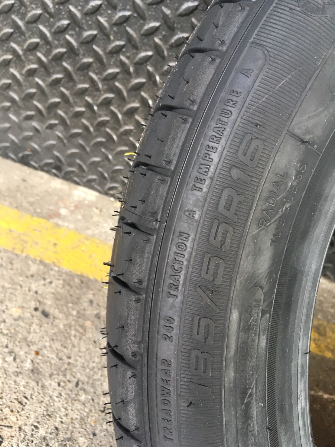 GOODYEAR EXCELLENCE 185-55-16 เส้น 2750 ปี18