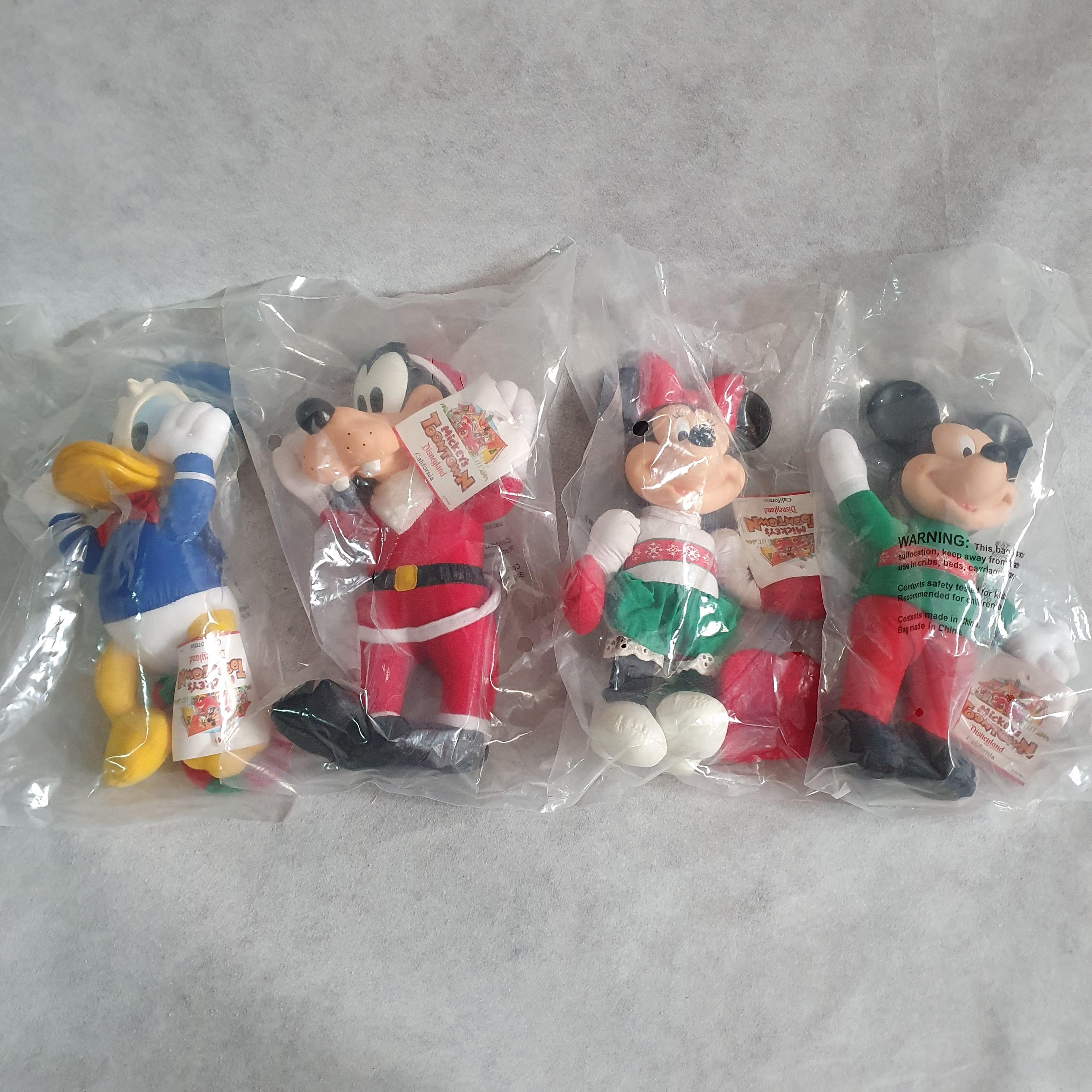 ตุ๊กตา มิกกี้เม้าส์ / มินนี่เม้าส์ / โดนัลด์ ดั๊ก / กู๊ฟฟี่ ในชุดคริสต์มาส Disneyland California x McDonald's Happy Meal : Christmas : Mickey Mouse / Minnie Mouse / Donald Duck / Goofy