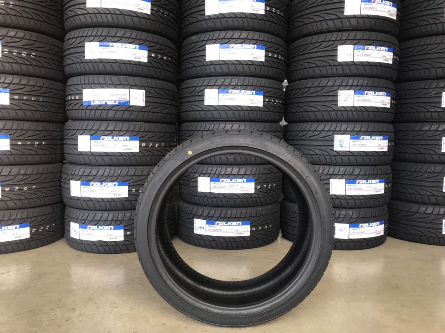 FALKEN FK452 245/35-20 เส้น 2900 ปกติ 7500 ปี17