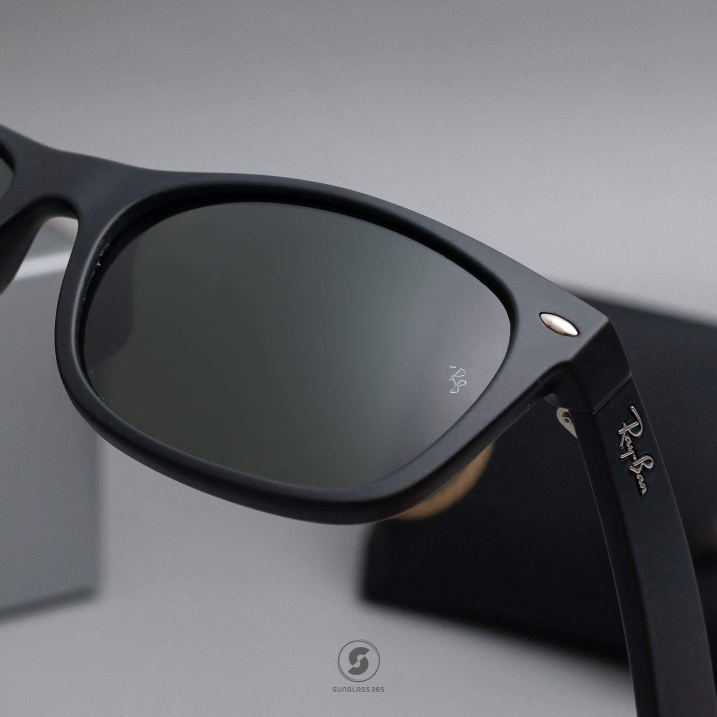 Ray Ban Wayfarer RB2132F 622 Rubber Black Frame