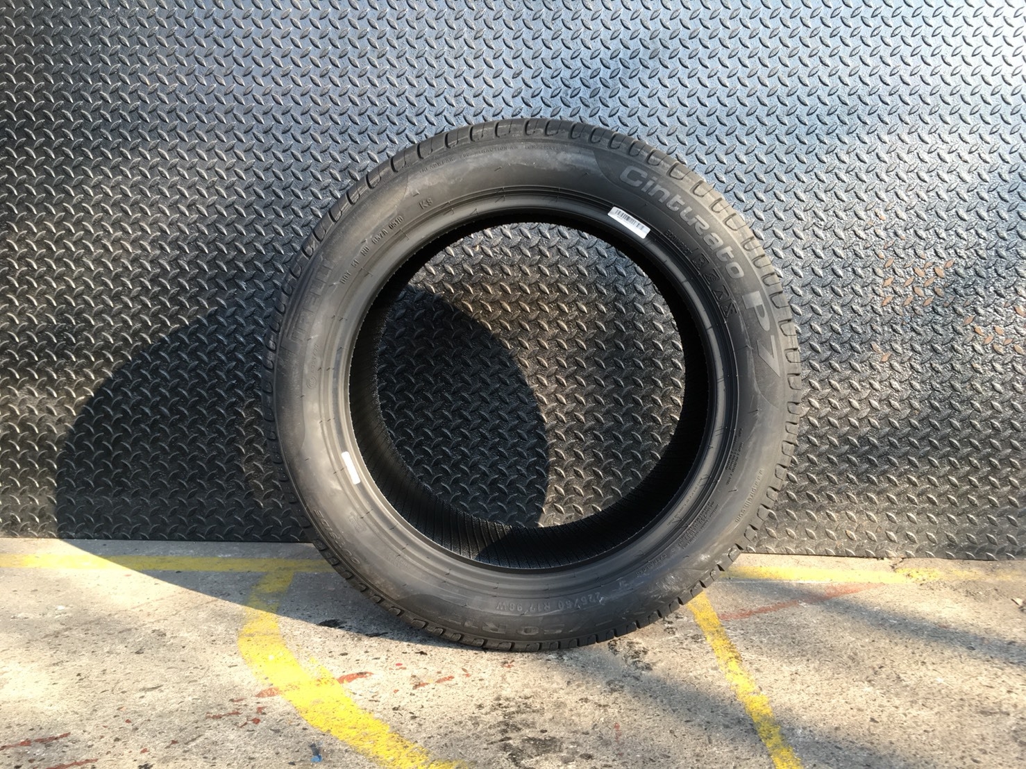 PIRELLI CINTURATO P7 225-50-17 เส้น 7000 บาท ปี18 ซื้อ2แถม2 จ่าย 14000 ได้ 4เส้น ปี18