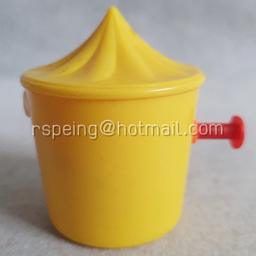 ปืนฉีดน้ำมินิทรงถังไอศกรีมสีเหลือง Wall's สุขยกก๊วน