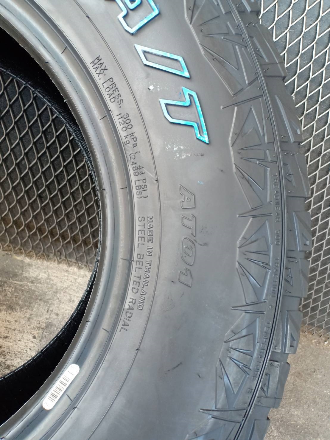 FALKEN AT01 265/70-16 ยางใหม่ปี19 ราคาถูก