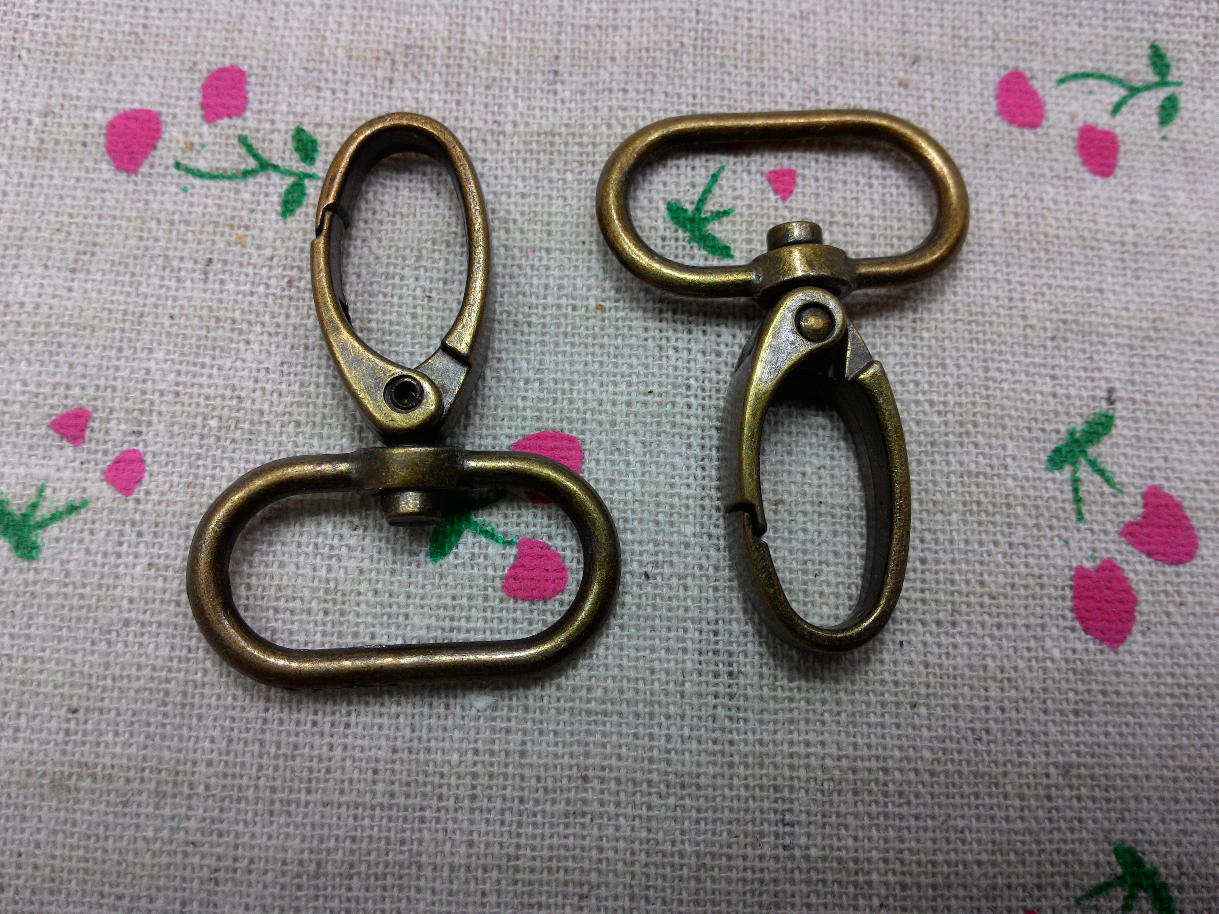 คอหมาดอกบัวก้น1นิ้ว เหลืองดำ