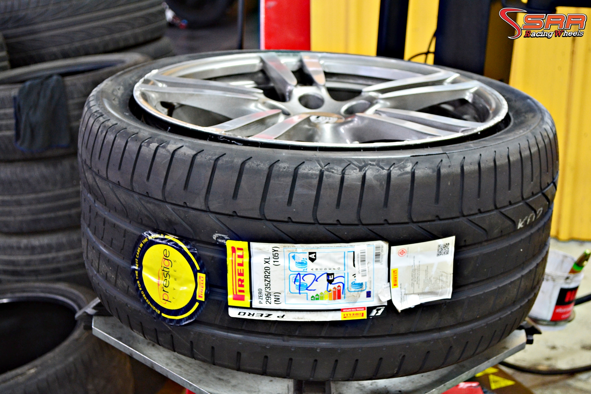 PIRELLI P-ZERO N1 295/35-21 เส้น 8000 ปกติ 18000 บาท