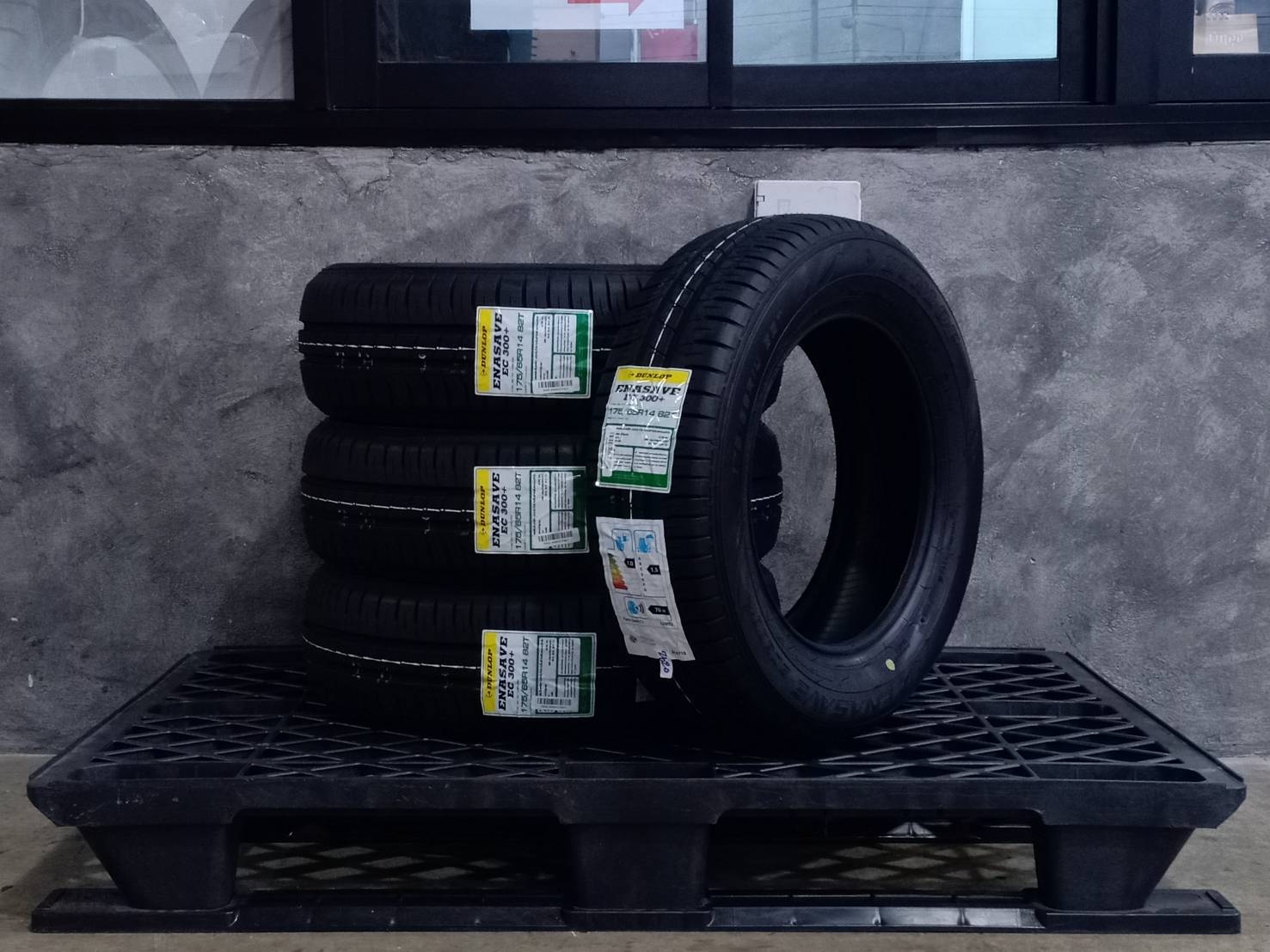 DUNLOP 175/65R14 ENASAVE EC 300+ 82T MADE IN THAILAND