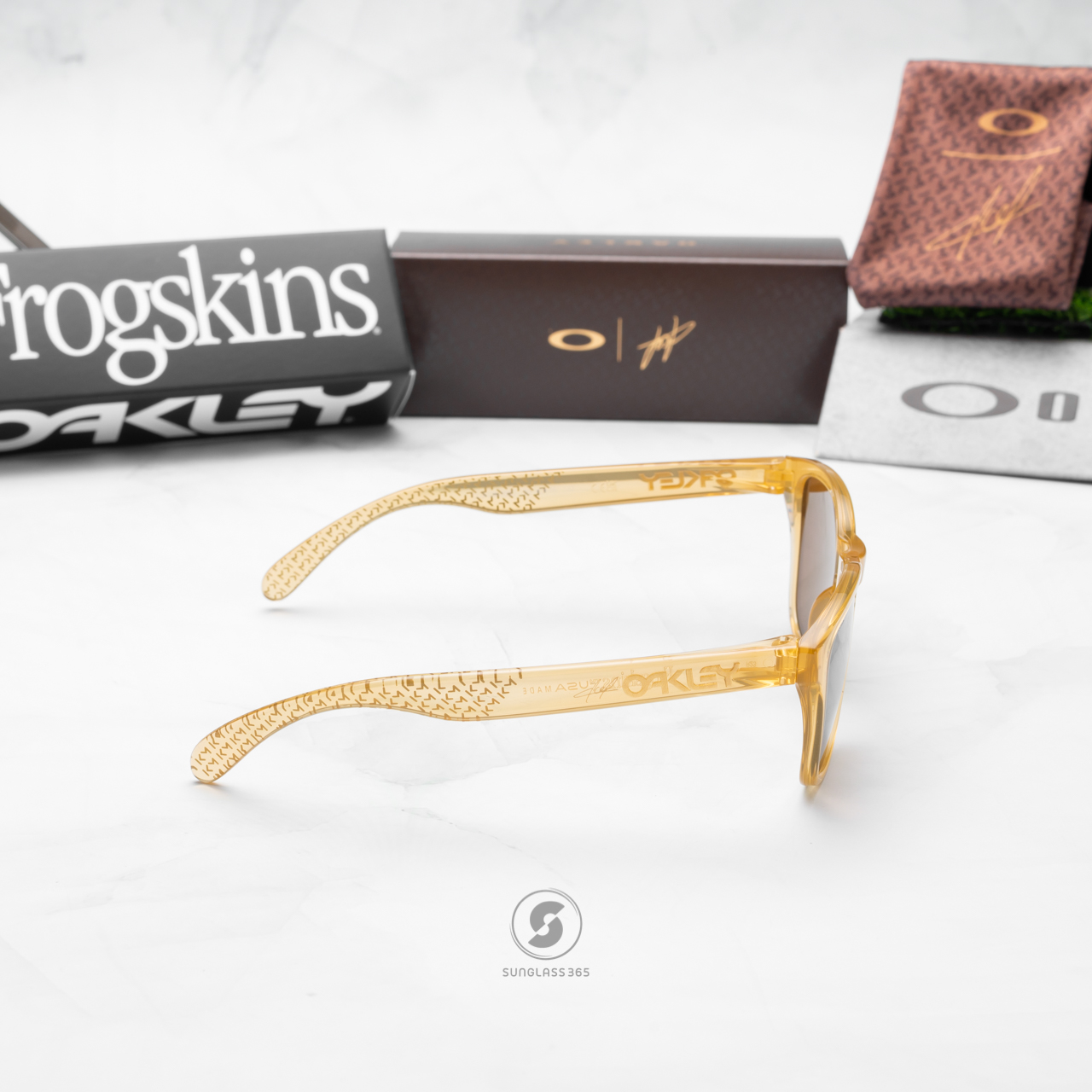 Oakley Frogskins XS x Mbappe OJ9006-38 Km Light Curry
