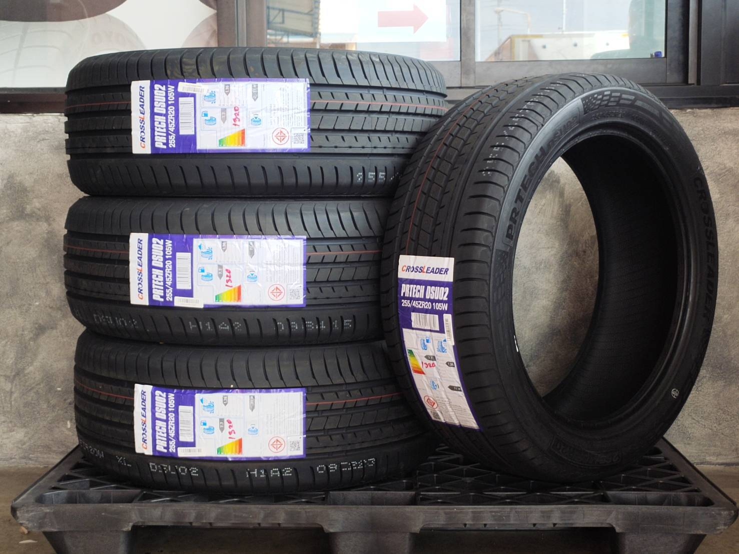 CROSSELEADER 255/45ZR20