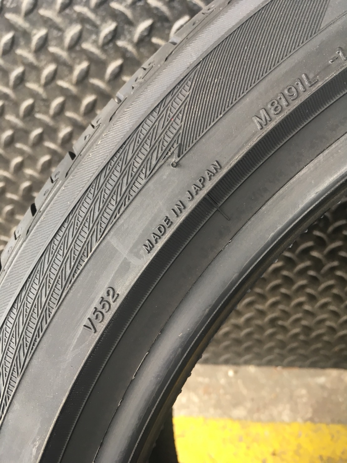 YOKOHAMA ADVAN DB V552 265-35-18 ราคาพิเศษ ปี18