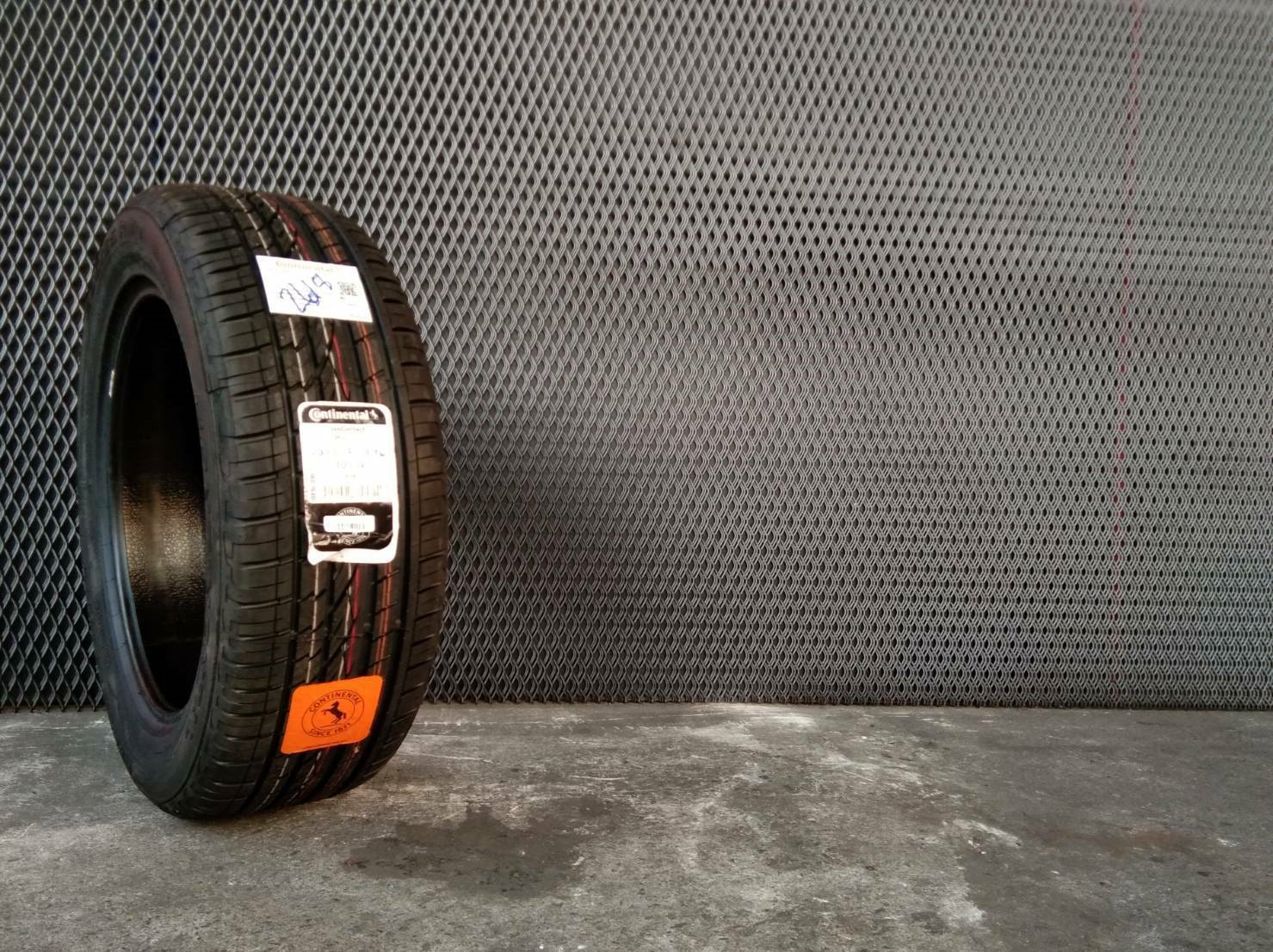 CONTINENTAL CROSS CONTACT UHP 235/55-19 เส้น 8900 ปกติ 13000 ปี18