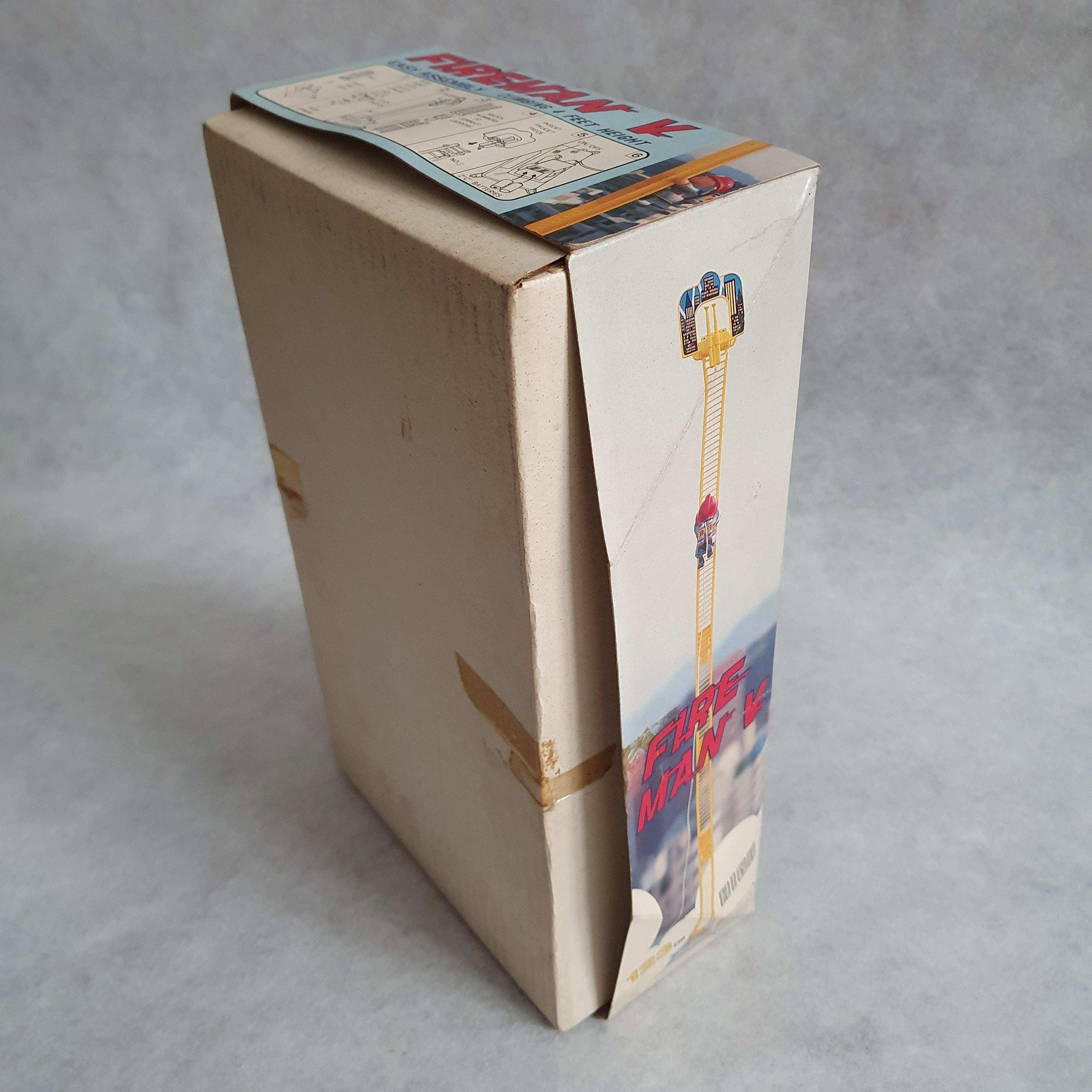 ของเล่นวินเทจปี 1984 นักผจญเพลิงไต่ปันได (สภาพโชว์) Dah Yang Vintage 1984 Battery Operated Fire Man V