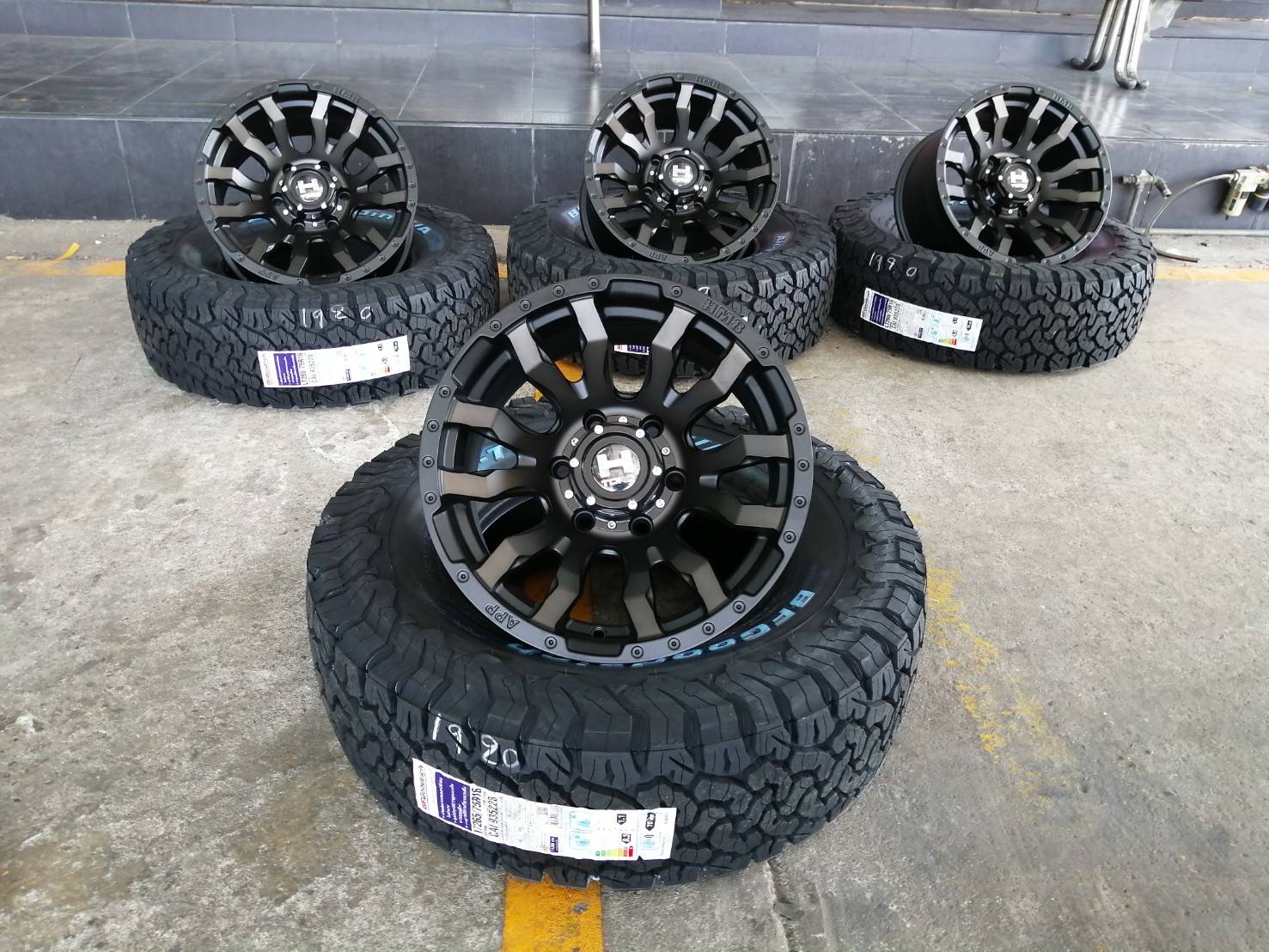 ล้อ HAMMER HM8 ขอบ16 กว้าง 8.5 PCD 6x139.7 offset+0