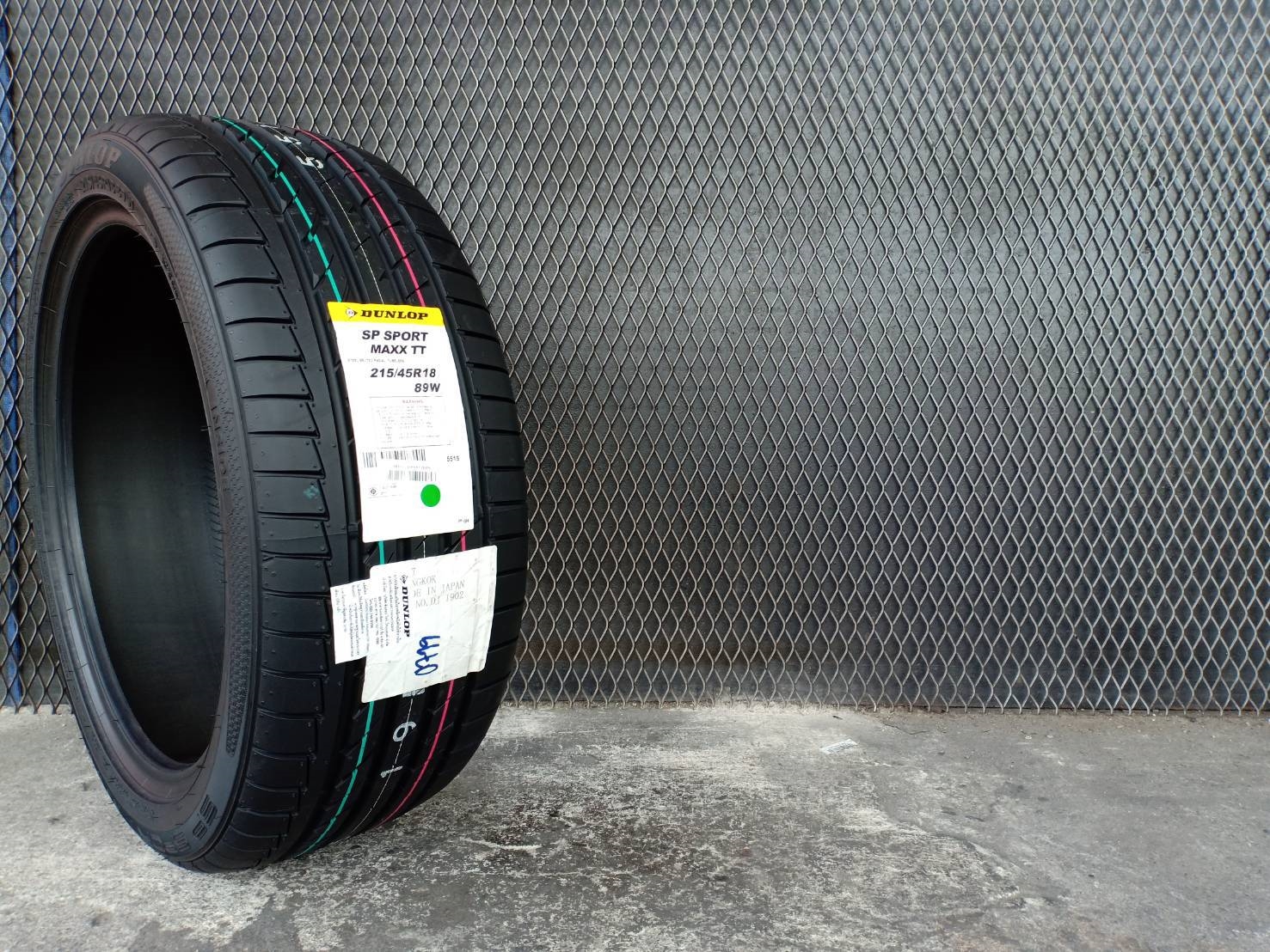 DUNLOP SPORT MAXX TT 215/45-18 ปี19 ราคาถูก