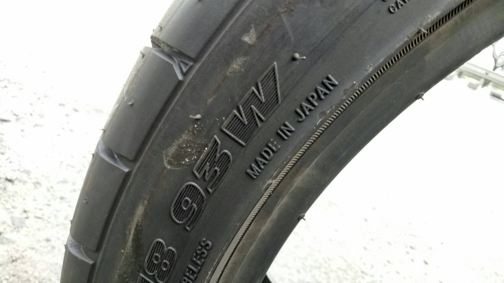 ยางใหม่ ลดราคา TOYO R1R 265/35-18 เส้น 7800 ปกติ 12000