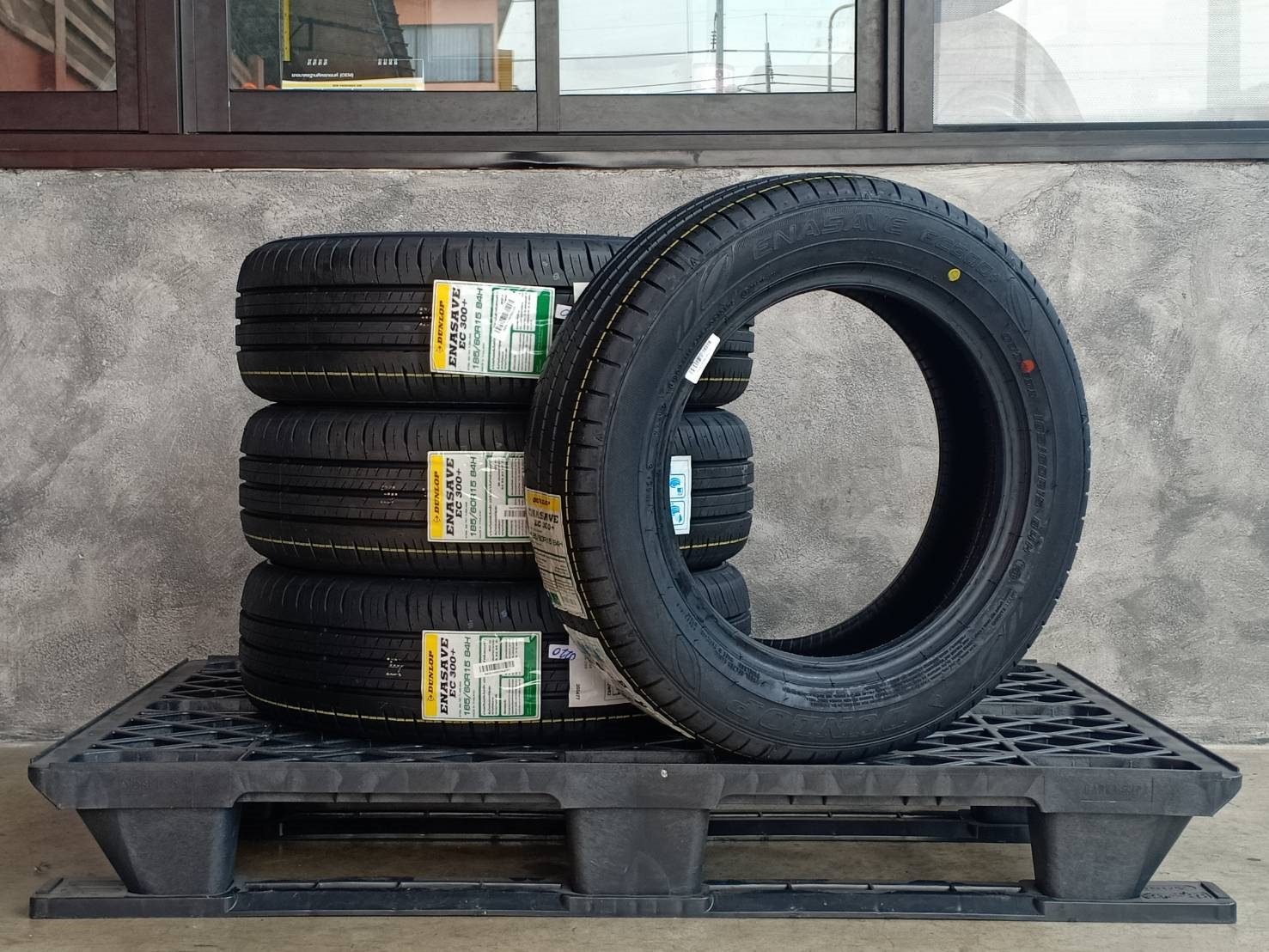 DUNLOP 185/60R15 ENASAVE EC 300+ 84H MADE IN THAILAND