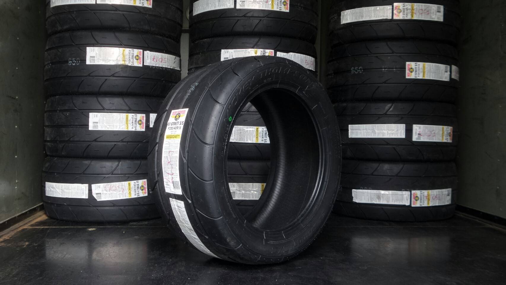MICKEY THOMPSON ET STREET S/S 285/40-18 เทรดแว 00