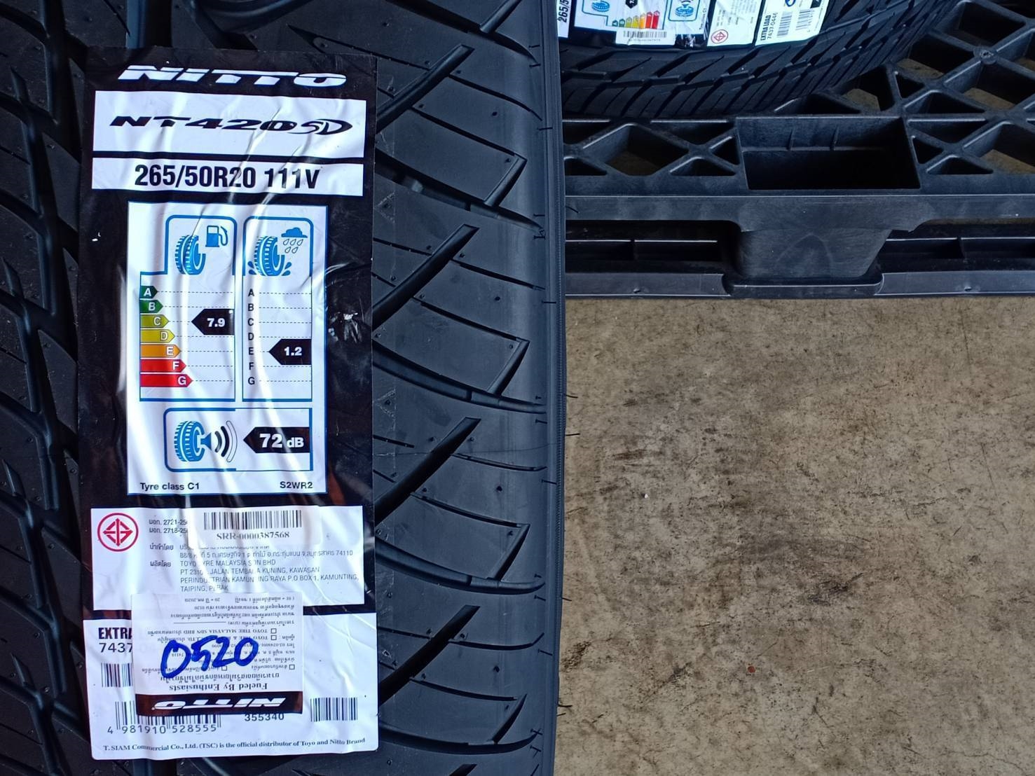 NITTO 265/50R20 NT420SD 111V MADE IN MALAYSIA
