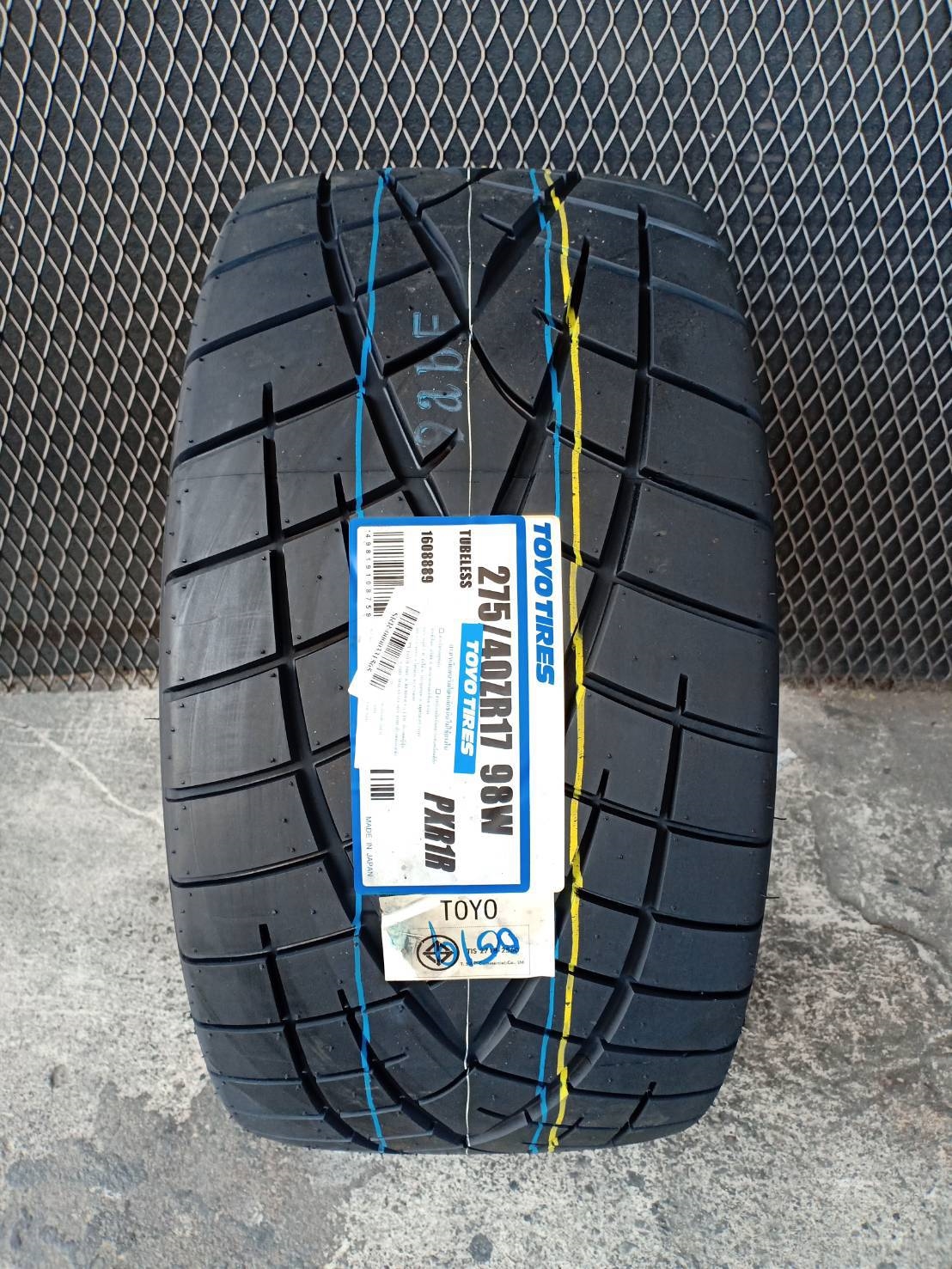 TOYO R1R 275/40-17 ยางใหม่ปี19