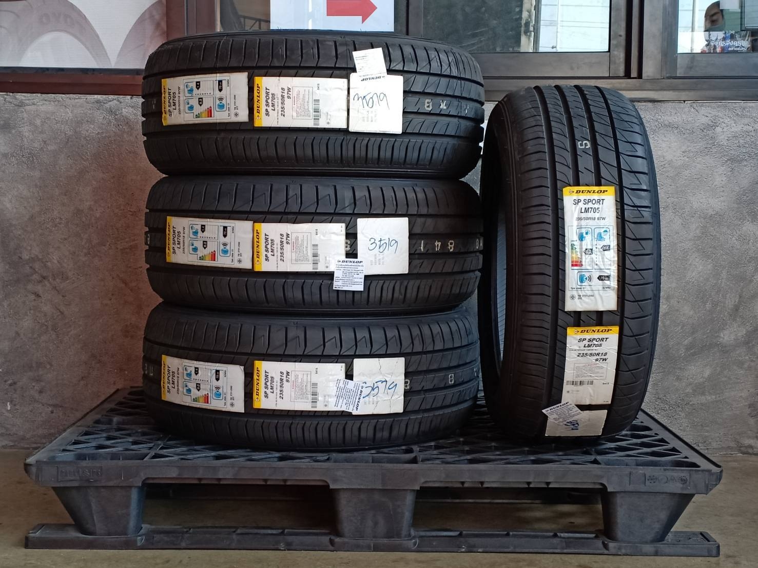 DUNLOP 235/50R18 SP SPORT LM705 97W MADE IN JAPAN