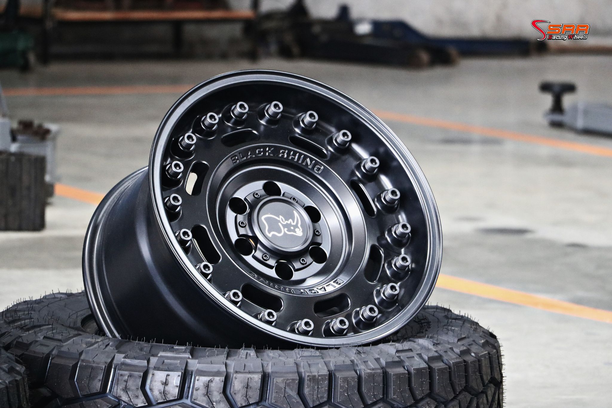 BLACK RHINO AXLE ขอบ17นิ้ว (6รู139.7)