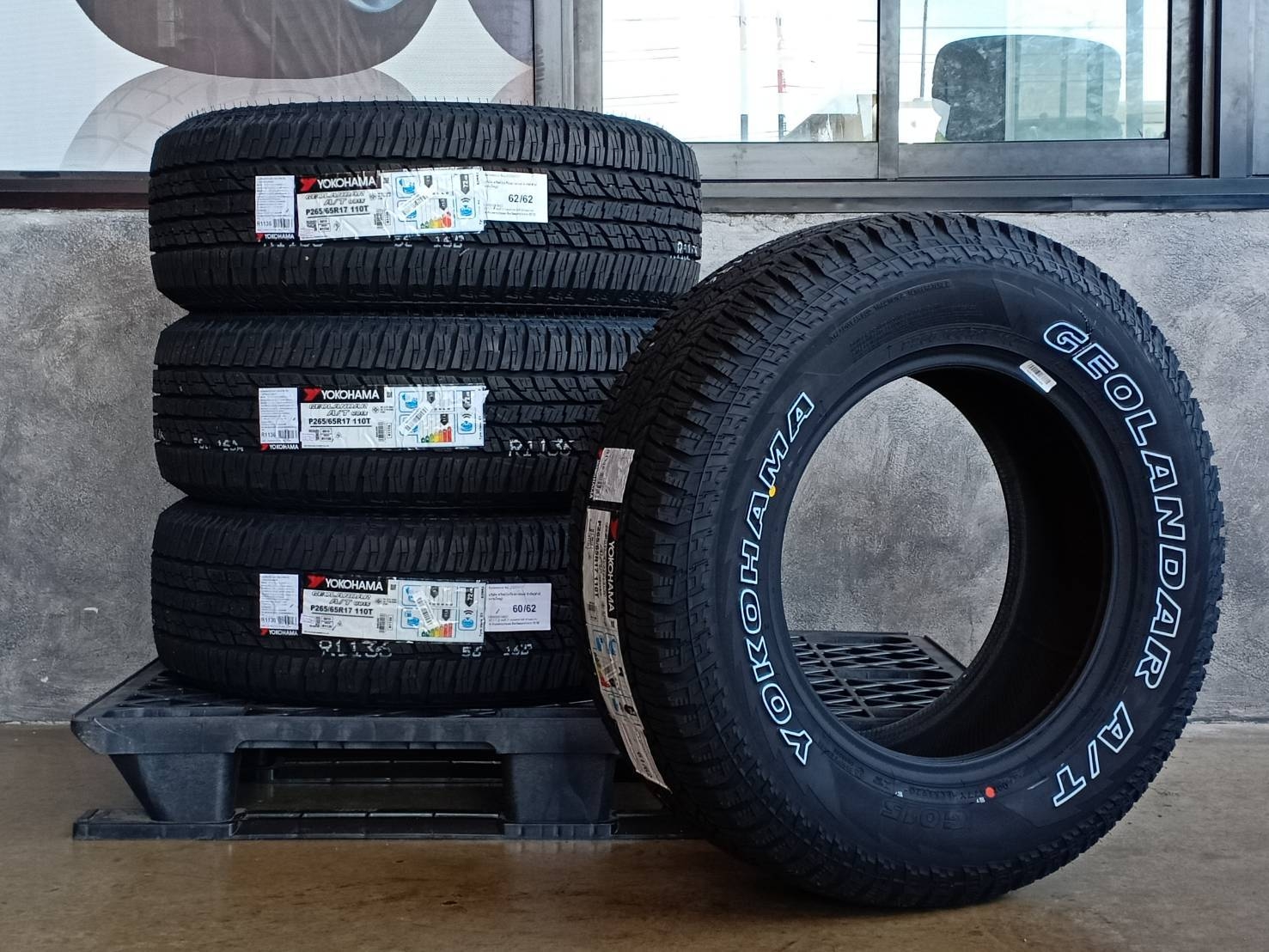 YOKOHAMA GEOLANDAR A/T G015 265/65R17 ปี20 (ตัวหนังสือขาว)