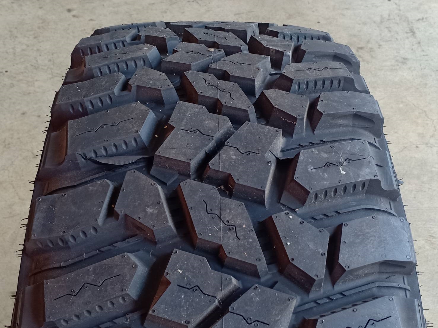 COOPER STTPRO 37x12.5R20 ยางใหม่ปี17