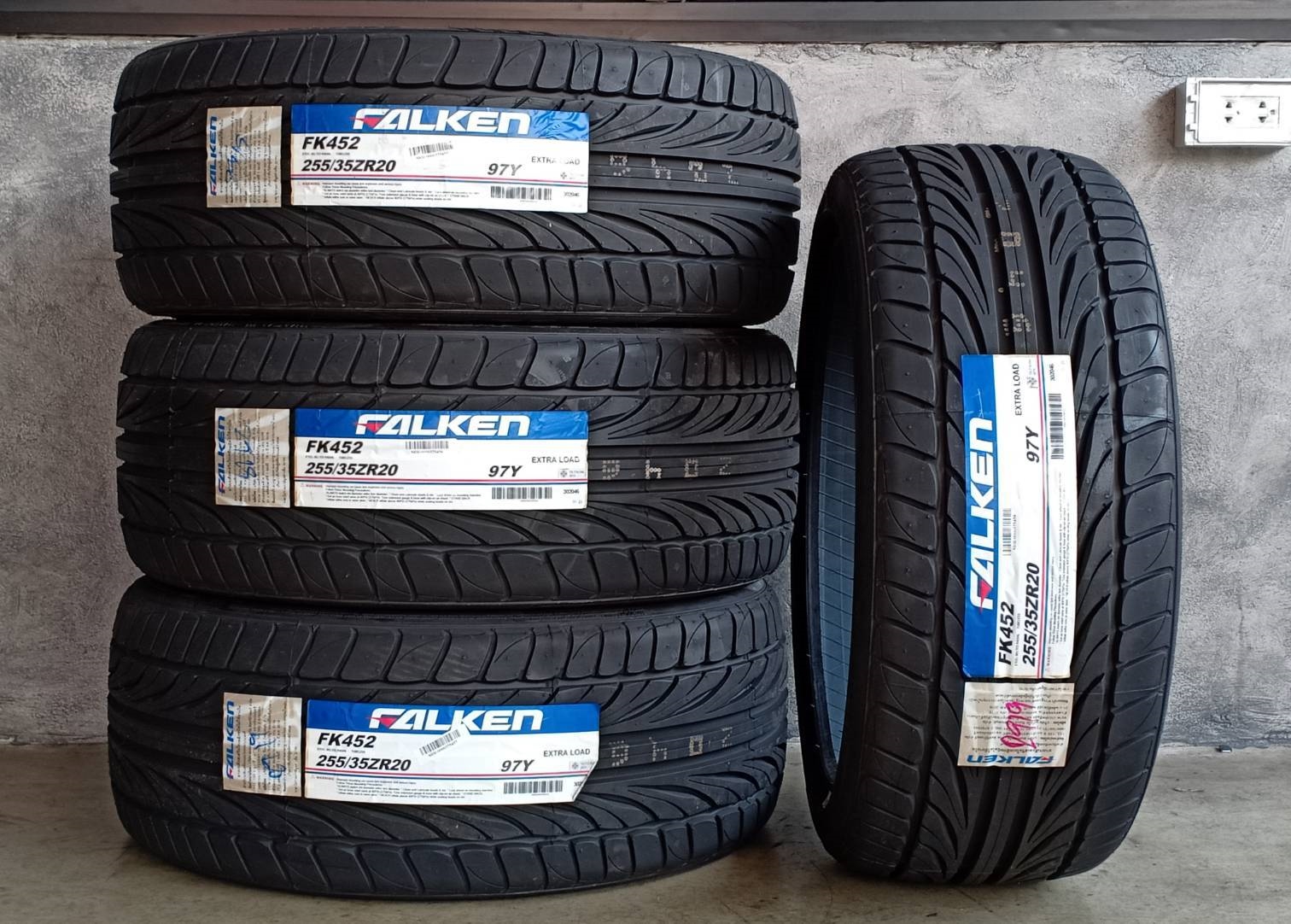 FALKEN FK452 255/35R20 97Y (ปี19)