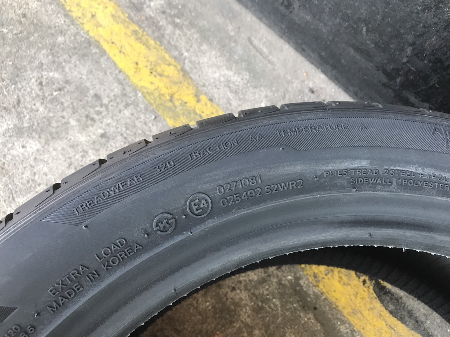 HANKOOK V12 EVO-2 205-50-17 เส้น 2500 ปี 17 ปกติ 3500