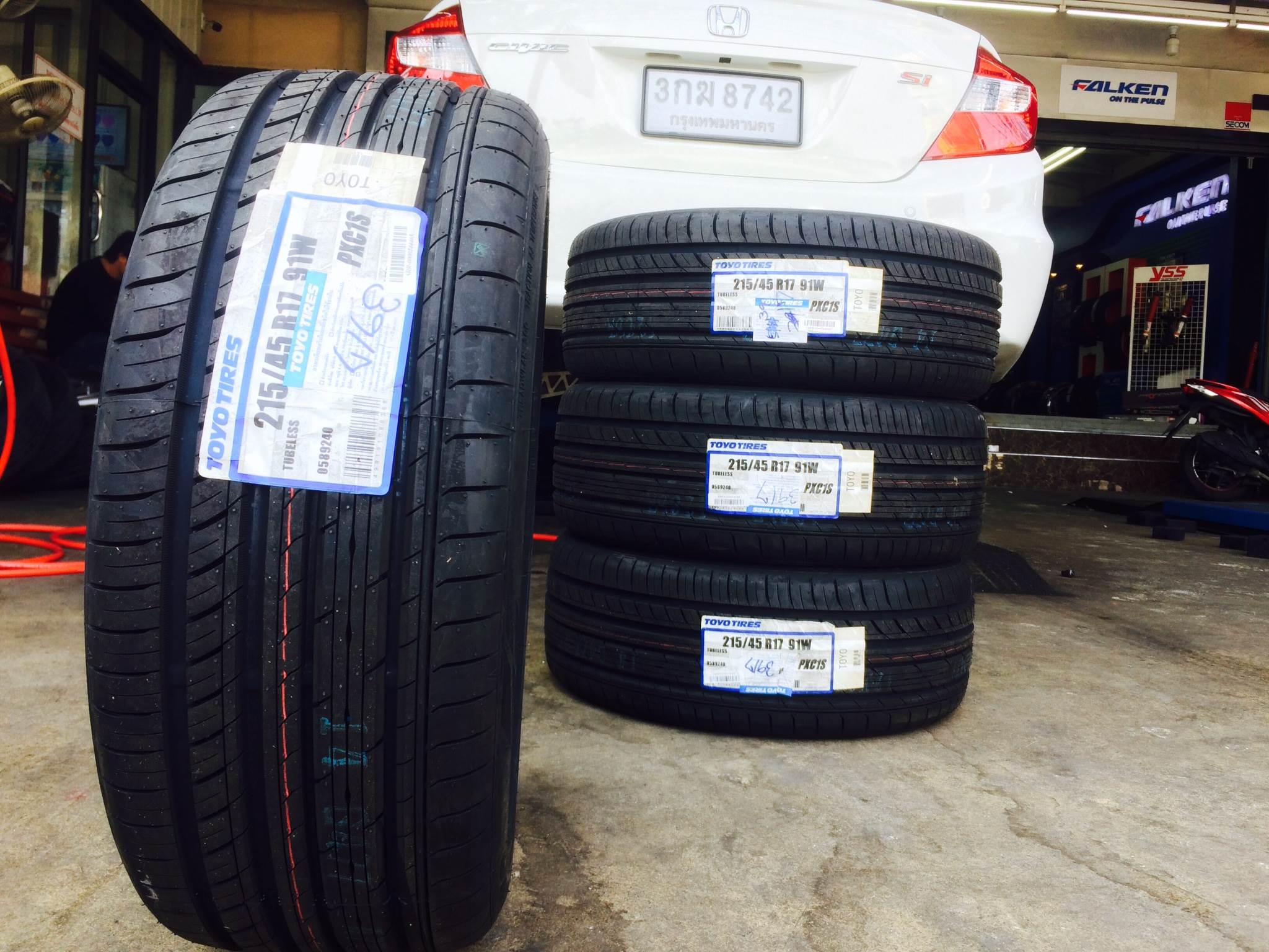 TOYO PROXES C1S 215/45-17 ลดราคา 25%