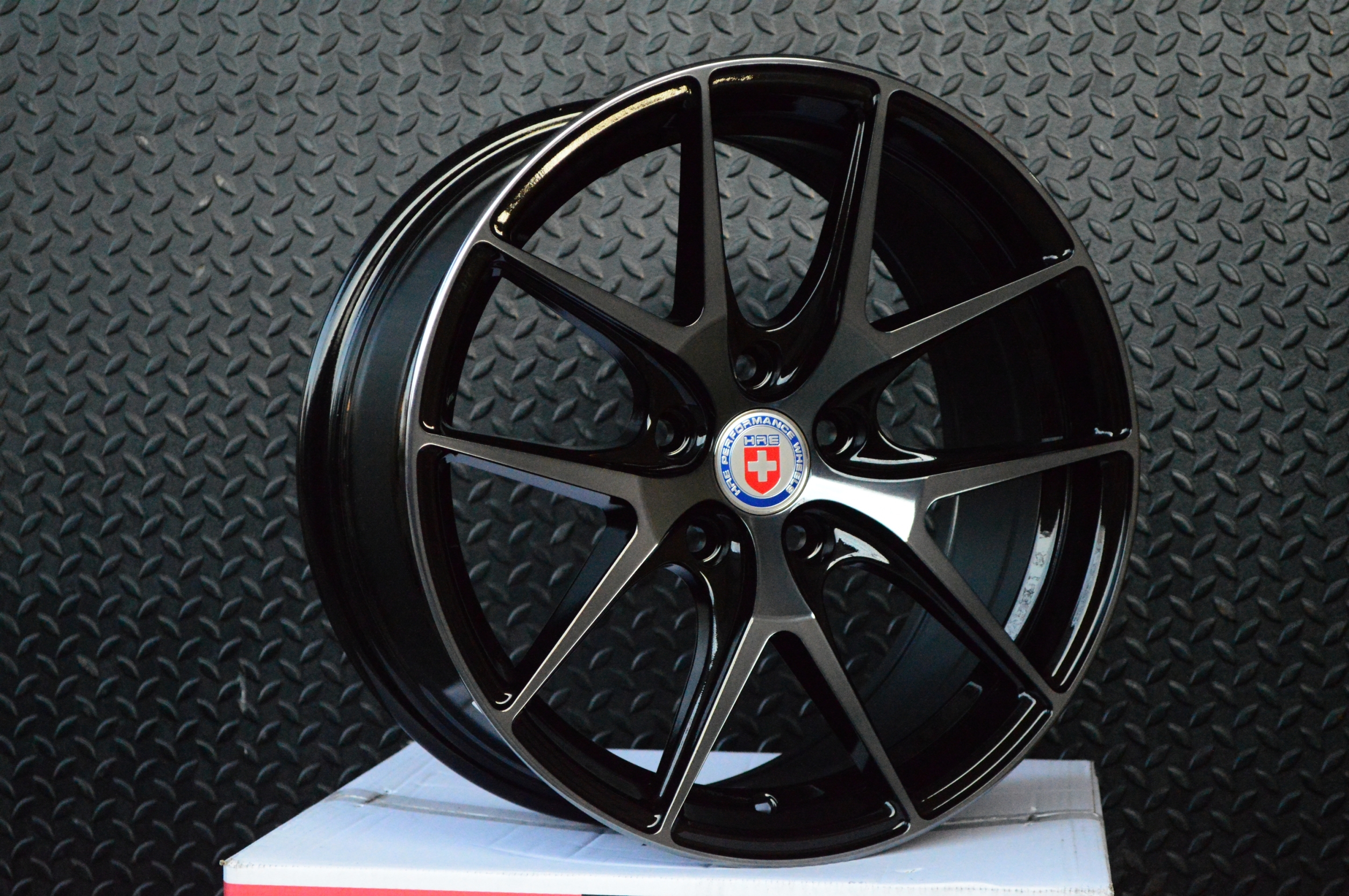 ล้อ HRE P101 ขอบ17 ราคาพิเศษมาแล้ว