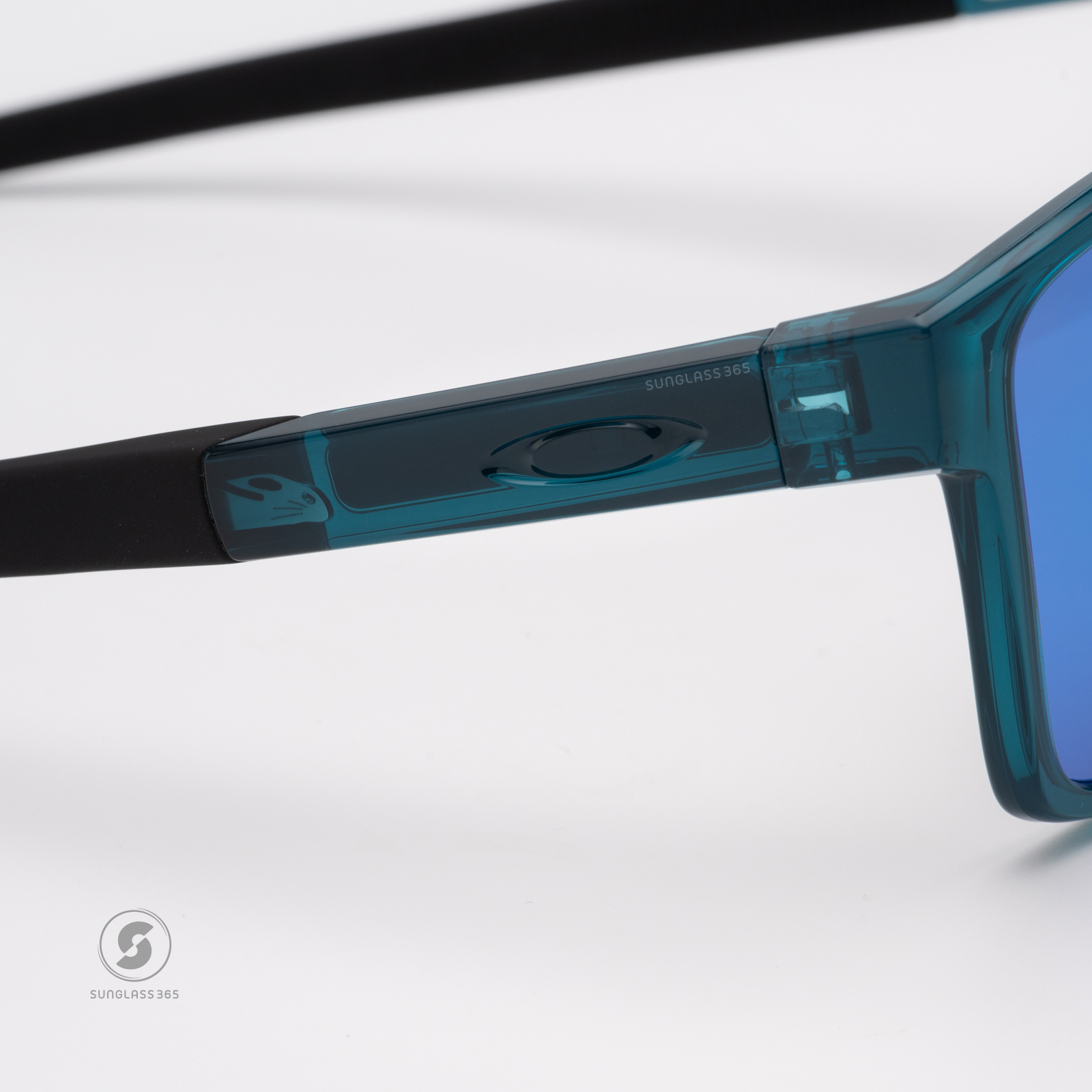 Oakley Actuator SQ OO9430-03 Transparent Balsam Prizm Sapphire