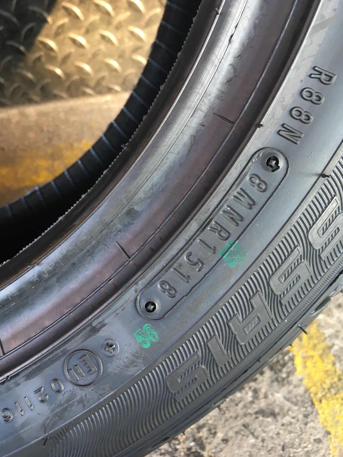 DUNLOP LM704 195-55-15 เส้น 3900 ปี18 ซื้อ2แถม2 จ่าย 7800 ได้ 4เส้น ปี18