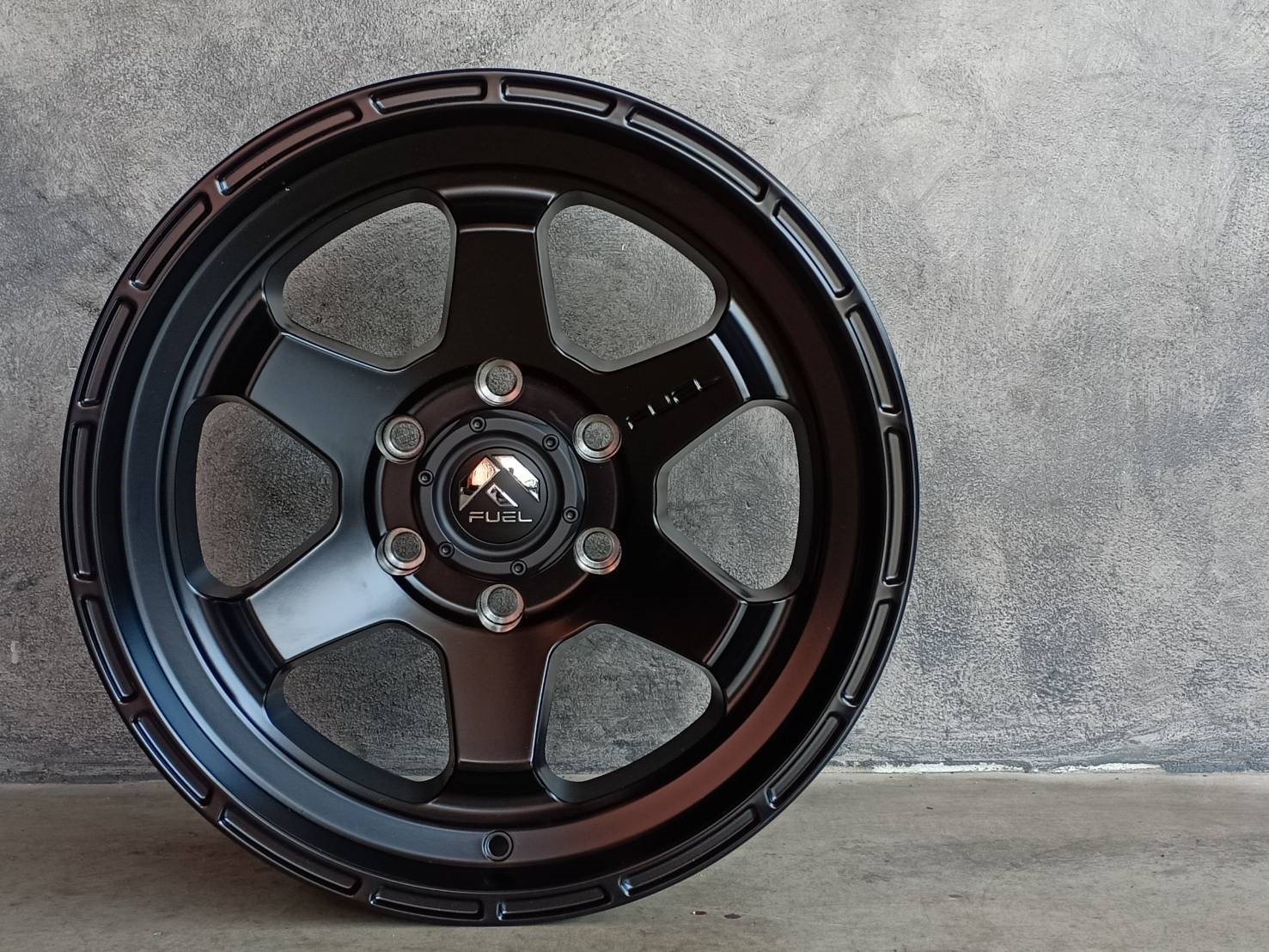 FUEL-SHOK 18X9 6X139.7 +20 106.1 MATTE BLACK