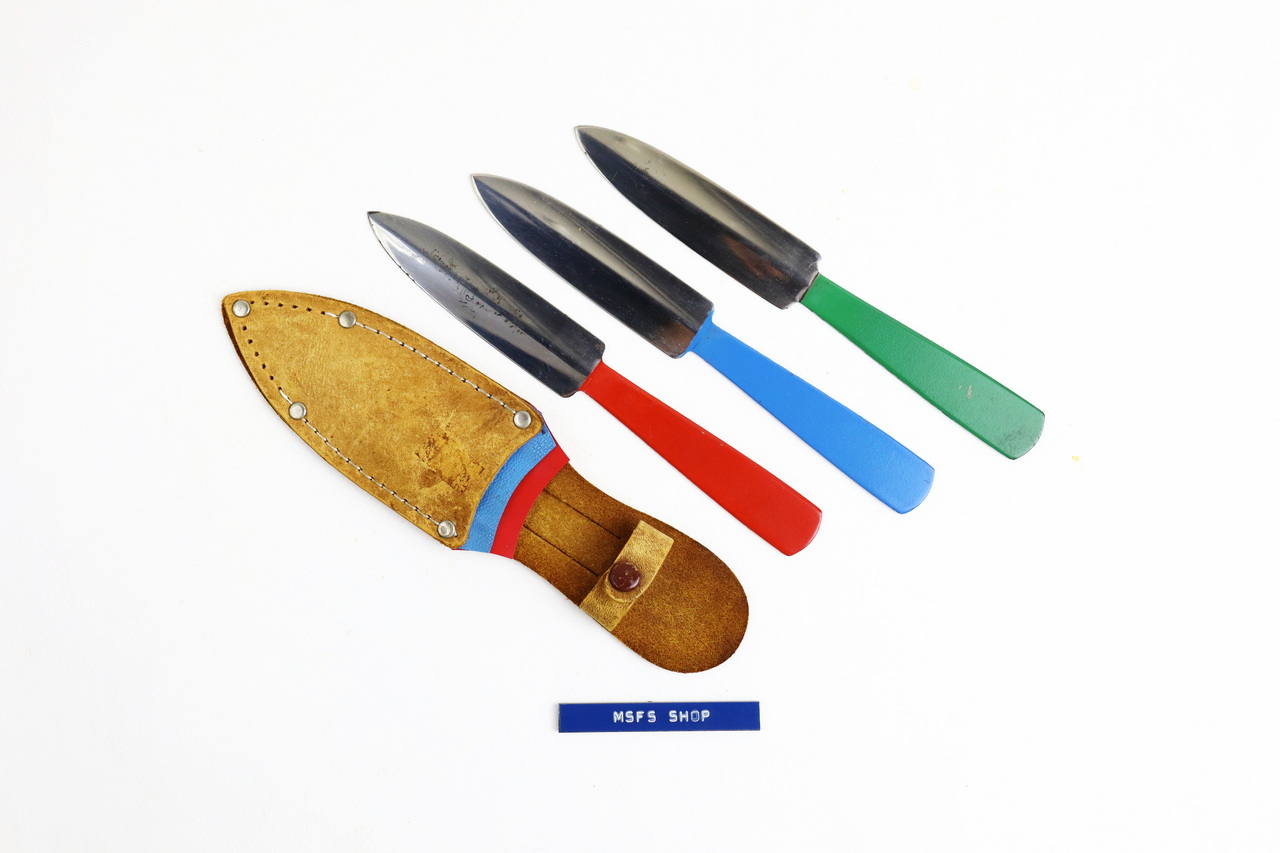 [มือสอง] [Vintage] ชุดมีด Throwing a knife โลหะ 3 ชิ้น พร้อมซองหนัง [Japanese Throwing Dagger Set] - สินค้าผ่านการใช้งาน