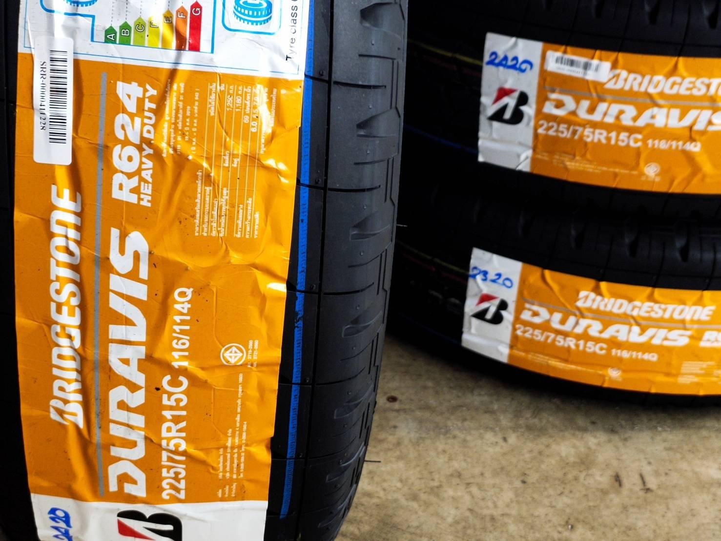 BRIDGESTONE 225/75R15C 116/114Q DURAVIS R624