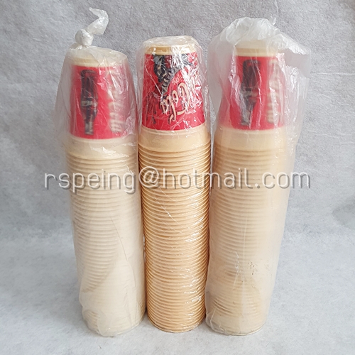 ถ้วยพลาสติกโค้ก 3 แถวๆ ละ 50 ใบ